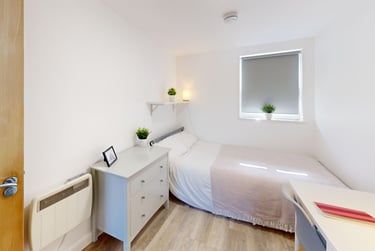 2 bed flat, New Street, City Centre, Falmouth, TR113LQ - Image 3