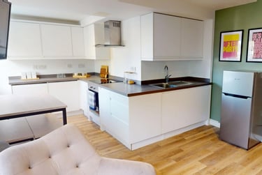 5 bed house, New Street, City Centre, Falmouth, TR113LQ - Image 2