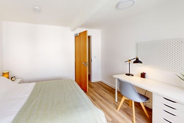 4 bed flat, New Street, City Centre, Falmouth, TR113LQ - Image 6