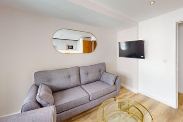 4 bed flat, New Street, City Centre, Falmouth, TR113LQ - Image 9