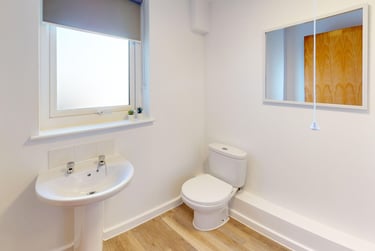 4 bed flat, New Street, City Centre, Falmouth, TR113LQ - Image 7
