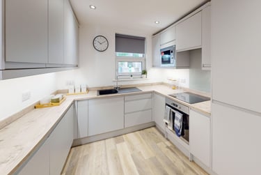 4 bed flat, New Street, City Centre, Falmouth, TR113LQ - Image 1