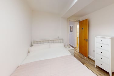 4 bed flat, New Street, City Centre, Falmouth, TR113LQ - Image 7