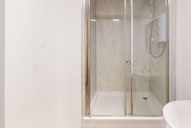 4 bed flat, New Street, City Centre, Falmouth, TR113LQ - Image 13