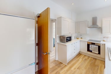 6 bed flat, Bar Road, City Centre, Falmouth, TR114NN - Image 13