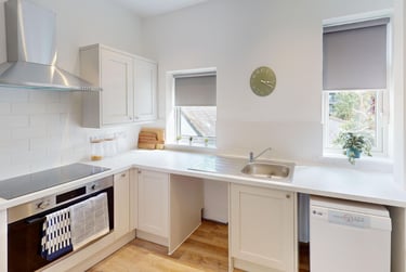 6 bed flat, Bar Road, City Centre, Falmouth, TR114NN - Image 3