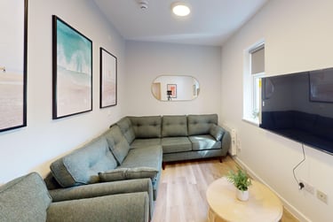 6 bed flat, Bar Road, City Centre, Falmouth, TR114NN - Image 1