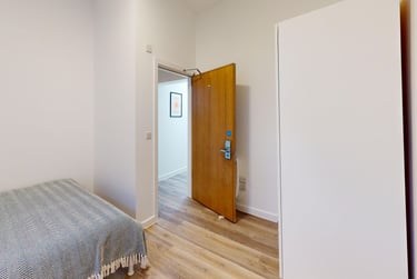 6 bed flat, Bar Road, City Centre, Falmouth, TR114NN - Image 11