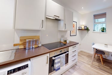 1 bed flat, Bar Road, City Centre, Falmouth, TR114NN - Image 3
