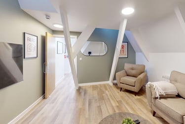 3 bed flat, Bar Road, City Centre, Falmouth, TR114NN - Image 2