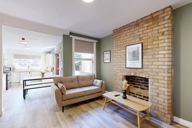 6 bed house, Harrington Drive, Lenton, Nottingham, NG71JH - Image 2