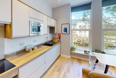1 bed flat, Bar Road, City Centre, Falmouth, TR114NN - Image 5