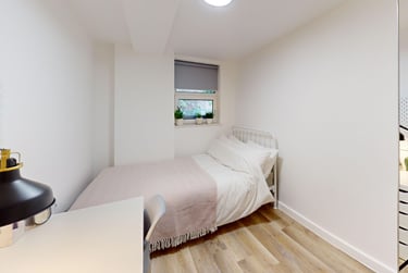 4 bed flat, New Street, City Centre, Falmouth, TR113LQ - Image 9
