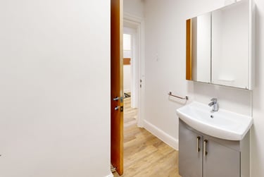 4 bed flat, Avenue Road, City Centre, Falmouth, TR114AZ - Image 13