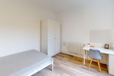 4 bed flat, Avenue Road, City Centre, Falmouth, TR114AZ - Image 7