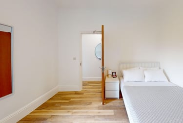 4 bed flat, Avenue Road, City Centre, Falmouth, TR114AZ - Image 9