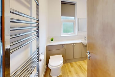 4 bed flat, Avenue Road, City Centre, Falmouth, TR114AZ - Image 9