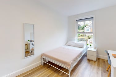 4 bed flat, Avenue Road, City Centre, Falmouth, TR114AZ - Image 5