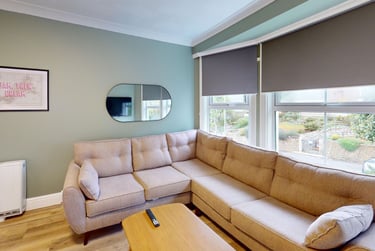 4 bed flat, Avenue Road, City Centre, Falmouth, TR114AZ - Image 1