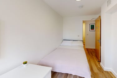 4 bed flat, New Street, City Centre, Falmouth, TR113LQ - Image 10