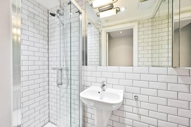 1 bed studio, Baker Street, Marylebone, London, NW16BU - Image 3