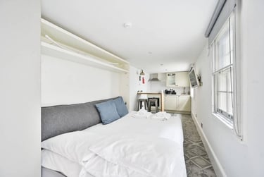 1 bed studio, Baker Street, Marylebone, London, NW16BU - Image 6