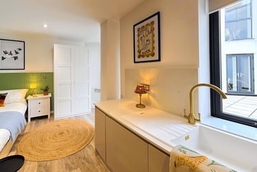 1 bed studio, Verney Street, St Sidwells, Exeter, EX12FP - Image 1