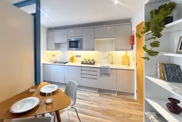 1 bed studio, Verney Street, St Sidwells, Exeter, EX12FP - Image 2