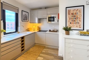 1 bed studio, Verney Street, St Sidwells, Exeter, EX12FP - Image 1