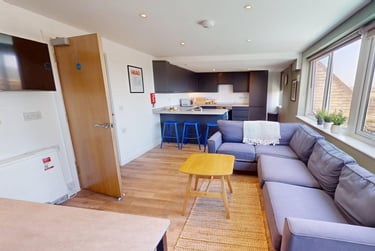 4 bed flat, New Street, City Centre, Falmouth, TR113LQ - Image 1