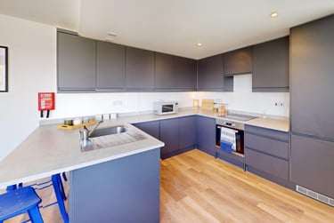 4 bed flat, New Street, City Centre, Falmouth, TR113LQ - Image 4