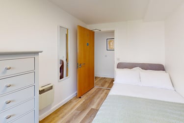 4 bed flat, New Street, City Centre, Falmouth, TR113LQ - Image 8