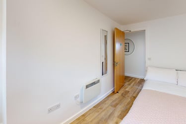 4 bed flat, New Street, City Centre, Falmouth, TR113LQ - Image 9