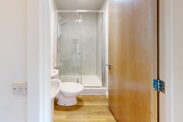 4 bed flat, New Street, City Centre, Falmouth, TR113LQ - Image 13