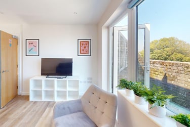 4 bed flat, New Street, City Centre, Falmouth, TR113LQ - Image 3