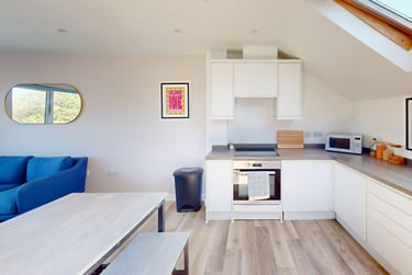 4 bed flat, New Street, City Centre, Falmouth, TR113LQ - Image 4