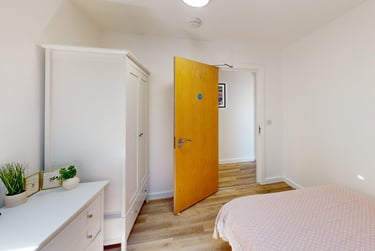 4 bed flat, New Street, City Centre, Falmouth, TR113LQ - Image 13