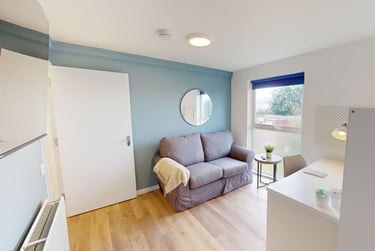 1 bed studio, Monterey Gardens, Mount Pleasant, Exeter, EX45EN - Image 2