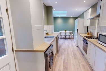 6 bed house, Bute Avenue, Radford, Nottingham, NG71QA - Image 1