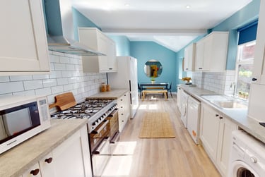 7 bed house, Albert Grove, Radford, Nottingham, NG71PA - Image 2