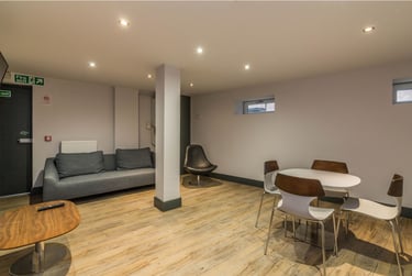 1 bed house, 66-72 Houndsgate, Lace Market, Nottingham, NG16BA - Image 3