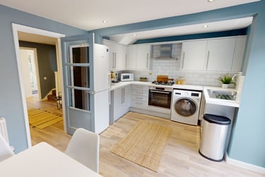 4 bed house, Lyncombe Close, Mount Pleasant, Exeter, EX45EJ - Image 2
