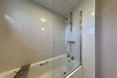 3 bed flat, Monterey Gardens, Mount Pleasant, Exeter, EX45EN - Image 6