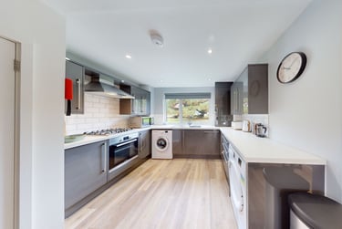 6 bed house, Monterey Gardens, Mount Pleasant, Exeter, EX45EN - Image 5