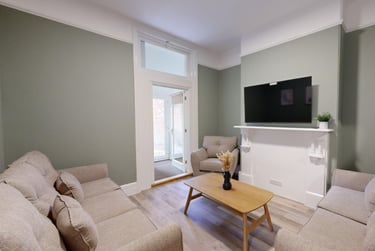 7 bed house, Longbrook Street, St Sidwells, Exeter, EX46AU - Image 1
