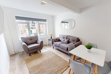 4 bed flat, Cheltenham Terrace, Heaton, Newcastle, NE65HR - Image 1