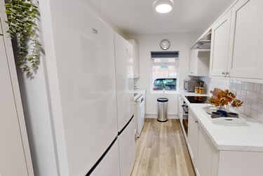 6 bed house, Gamble Street, Radford, Nottingham, NG74EY - Image 2