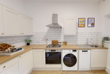 6 bed house, King John Terrace, Heaton, Newcastle, NE65XY - Image 2