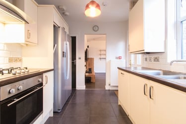 5 bed house, Rothesay Avenue, Radford, Nottingham, NG71PW - Image 2