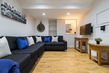 8 bed house, Lenton Boulevard, Lenton, Nottingham, NG72FQ - Image 1